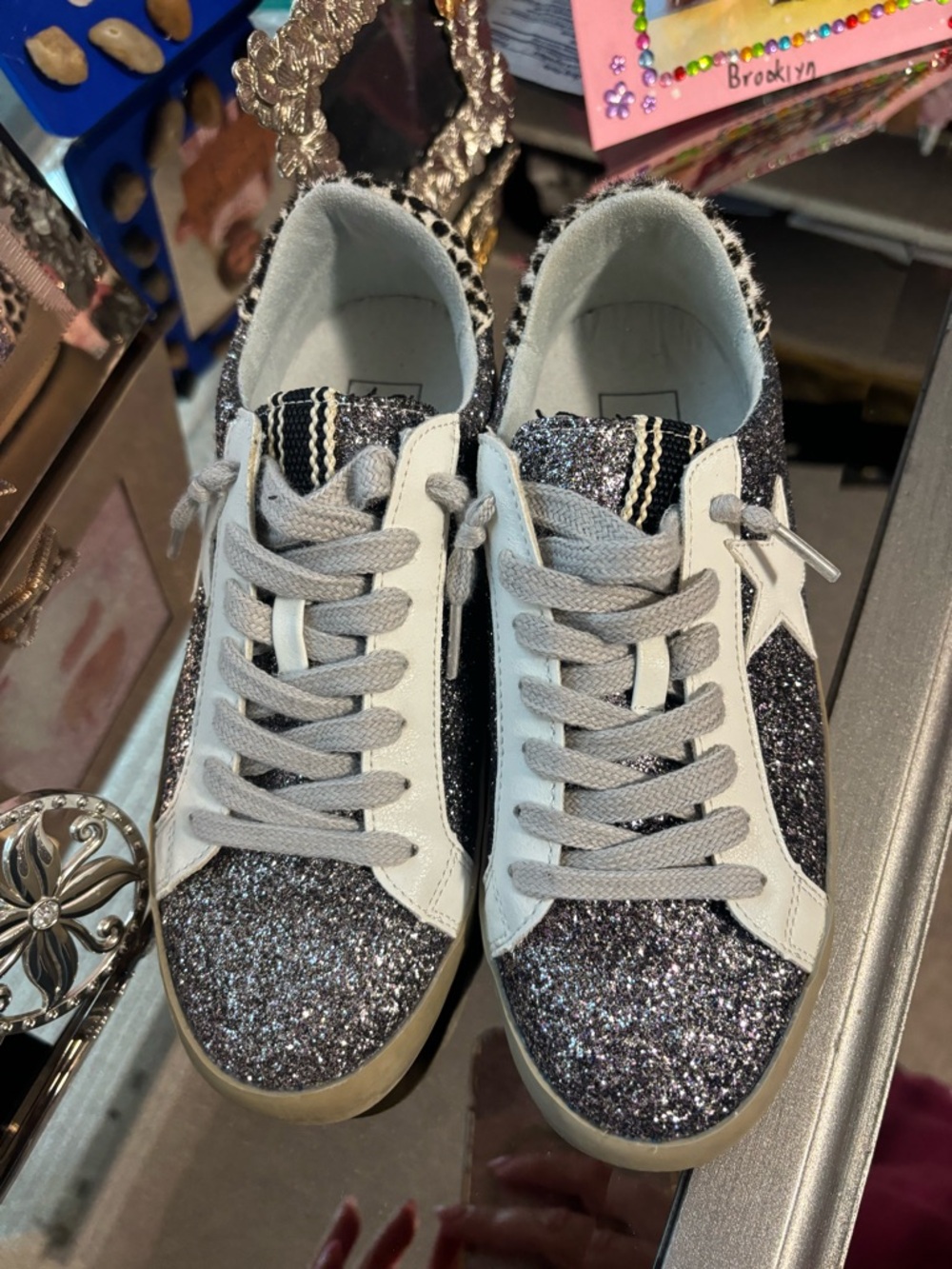 ShuShop Silver Glitter Low-Top Sneakers with White Star Accent never worn
